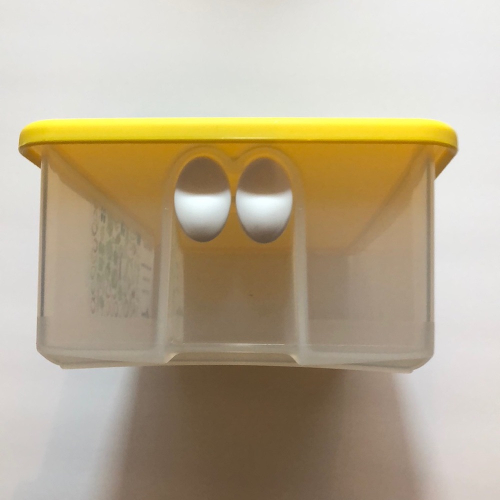 NWOT Tupperware FridgeSmart Medium/Long - Picture 2 of 3